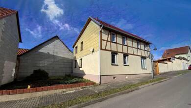 Einfamilienhaus zum Kauf provisionsfrei 90.000 € 7 Zimmer 180 m² 400 m² Grundstück frei ab sofort Lengefeld Unstruttal 99996