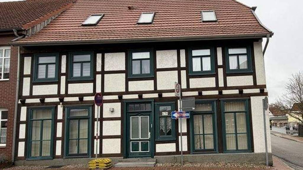 Mehrfamilienhaus zum Kauf 310.000 € 287 m² 377 m² Grundstück Parchim 19370