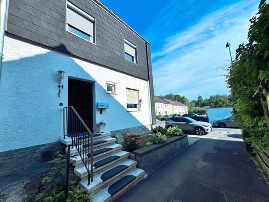 Haus zum Kauf 379.000 € 4 Zimmer 211 m² Grundstück Petterweil Karben 61184