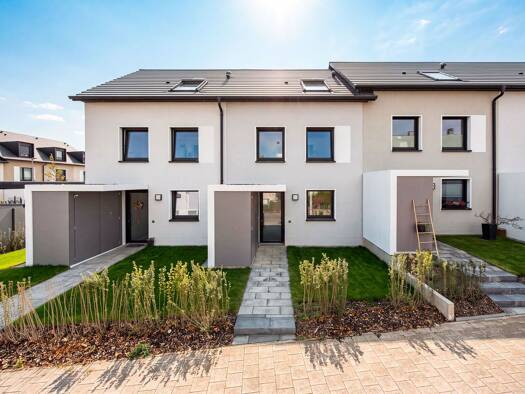 Reihenhaus zur Miete - Erstbezug 1.990 € 4 Zimmer 120 m² frei ab sofort Stein Stein 90547