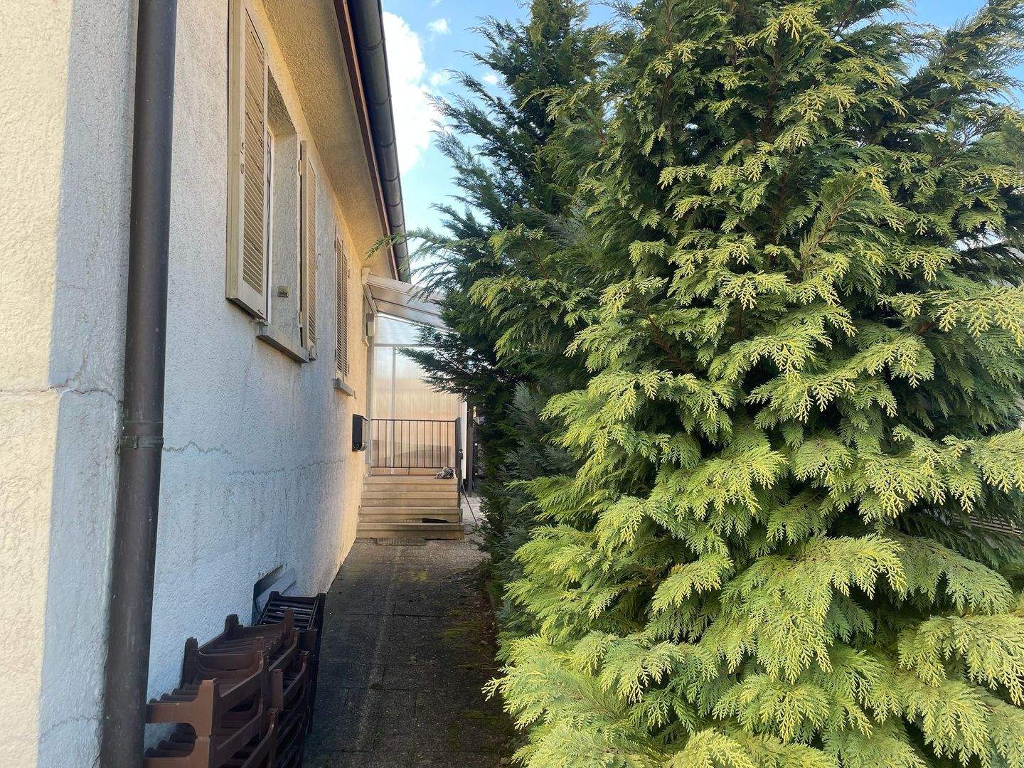 Immobilie in Hattenhofen - Neu in Hattenhofen: Freistehendes 1-2-Familienhaus mit großem Grundstück und viel Potential - Bild 2