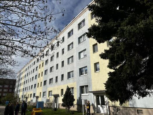 Wohnung zur Miete 350 € 3 Zimmer 57,9 m² 3. Geschoss Weißenfelser Straße 34 Silberhöhe Halle (Saale) 06132