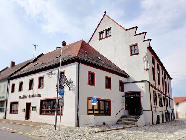 Mehrfamilienhaus zum Kauf 179.000 € 10 Zimmer 103 m² 639 m² Grundstück Waldsassen Waldsassen 95652
