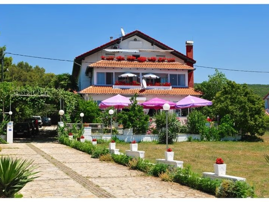 Hotel zum Kauf als Kapitalanlage geeignet 1.250.000 € 13 Zimmer 821 m² 1.473 m² Grundstück Sukosan 23206