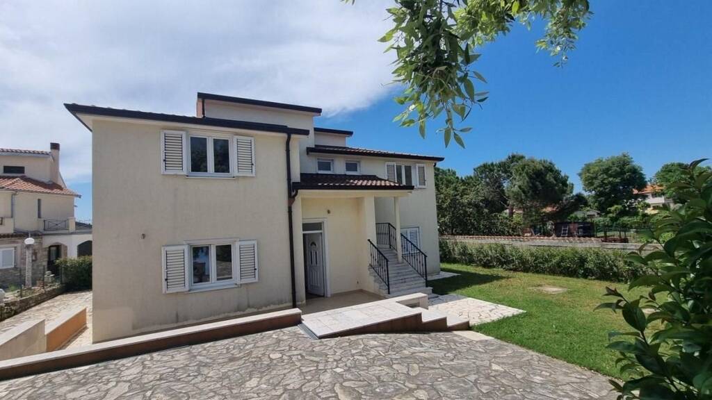 Haus zum Kauf 363.000 € 6 Zimmer 215 m² 400 m² Grundstück Porec