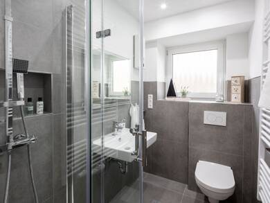 Wohnung zum Kauf 269.000 € 2 Zimmer 62,4 m² frei ab sofort Köln 50825