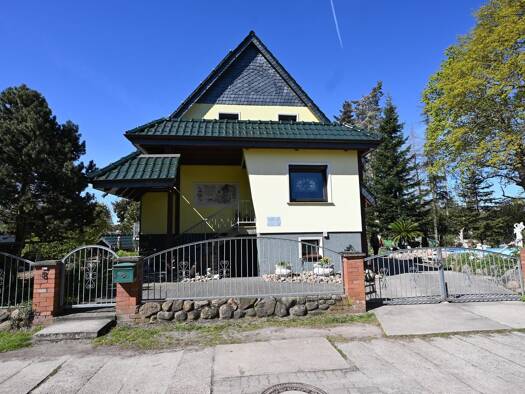 Einfamilienhaus zum Kauf 345.000 € 4 Zimmer 132 m² 695 m² Grundstück frei ab sofort Burg Burg 39288