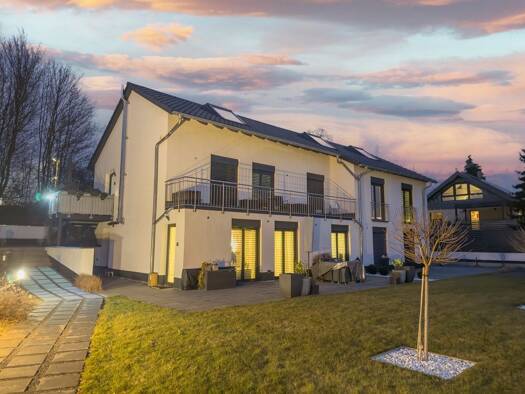 Wohnung zur Miete 990 € 2 Zimmer 92,5 m² Dörfles-Esbach 96487
