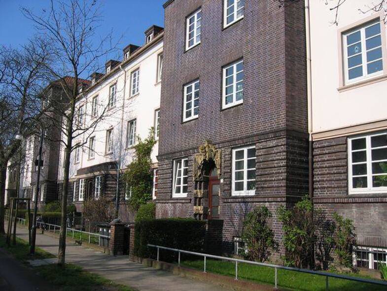 Wohnung zur Miete 544 € 2 Zimmer 54,3 m² frei ab 30.05.2025 Augsburger Straße 12 Regensburger Straße Bremen 28215