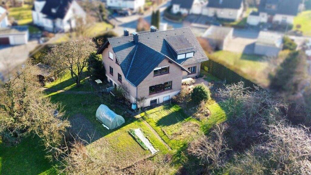 Wohnung zur Miete 1.300 € 4 Zimmer 140 m² Innenstadt Detmold 32758