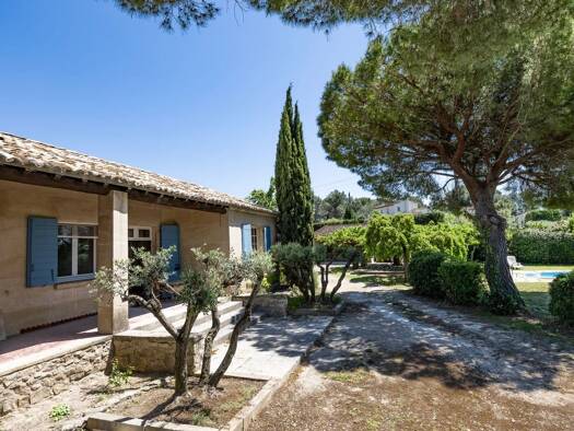 Einfamilienhaus zum Kauf 945.000 € 2.500 m² Grundstück Beauséjour-La Fameuse-Moulès FONTVIEILLE 13990