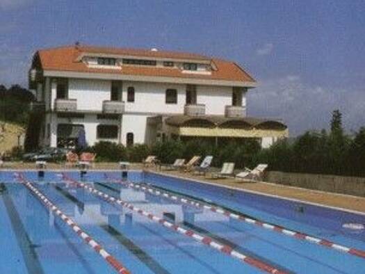 Hotel zum Kauf 550.000 € 20 Zimmer 40 Betten 300 m² Gastrofläche 5.250 m² Grundstück Cellino Attanasio 64036