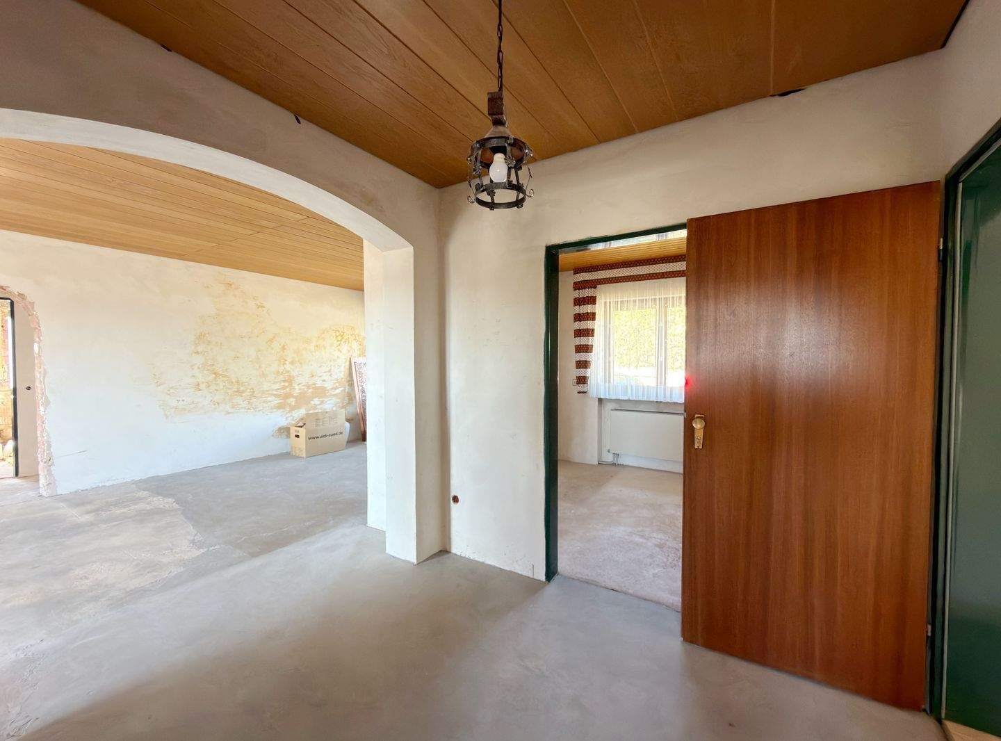 Immobilie in Ammerndorf - Traumhafte Hanglage mit Weitblick – Zweifamilienhaus mit großem Grundstück und viel Potenzial! Doppelgarage ~ zwei separate Wohneinheiten - Bild 4