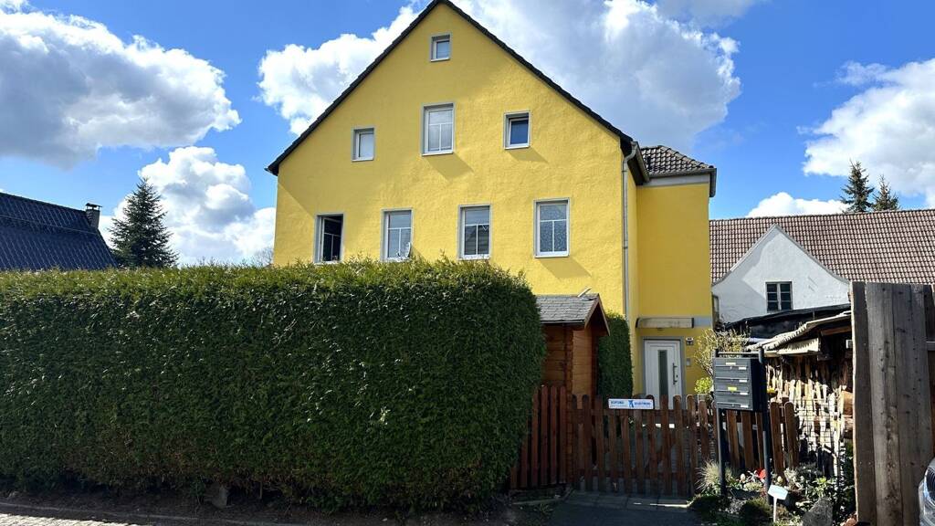 Mehrfamilienhaus zum Kauf 320.000 € 9 Zimmer 251,4 m² 537 m² Grundstück Crossen Zwickau 08058