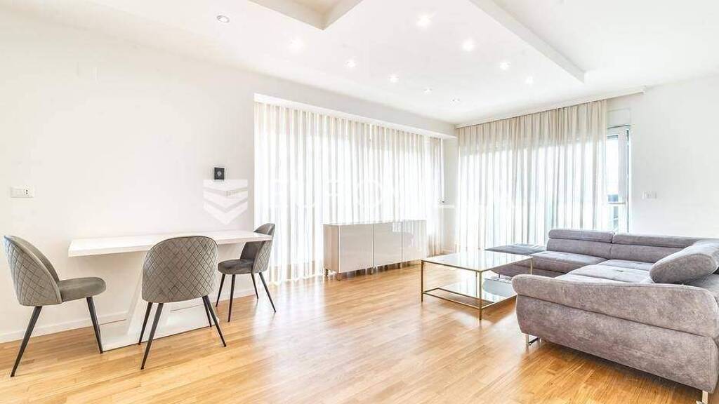 Wohnung zur Miete 1.000 € 2 Zimmer 77 m² 1. Geschoss Donja Dubrava Retkovec