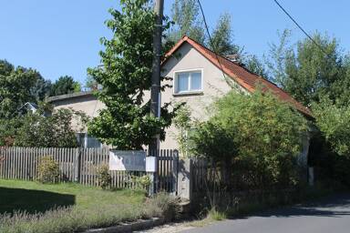 Haus zum Kauf 12.000 € 4 Zimmer 100 m² 450 m² Grundstück Elstraer Straße 61 Steina 01920