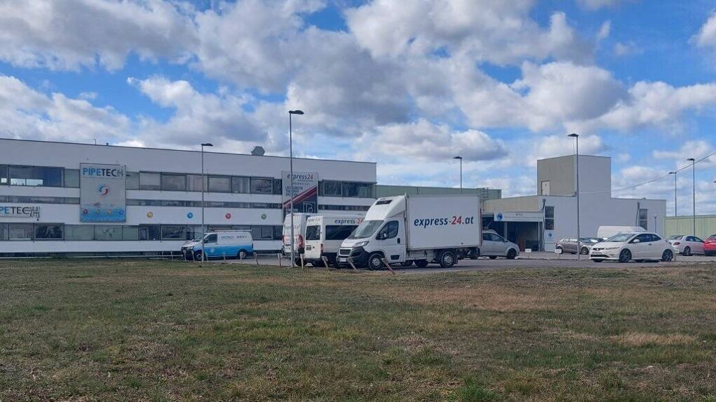 Produktionshalle zum Kauf 1.103 € 3.353 m² Lagerfläche Ebenfurth 2490