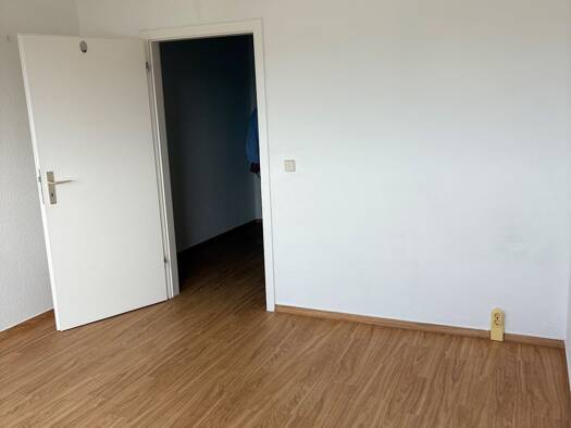 Wohnung zur Miete 230 € 1 Zimmer 24 m² 7. Geschoss frei ab sofort Woldegker Straße 30 Katharinenviertel Neubrandenburg 17033