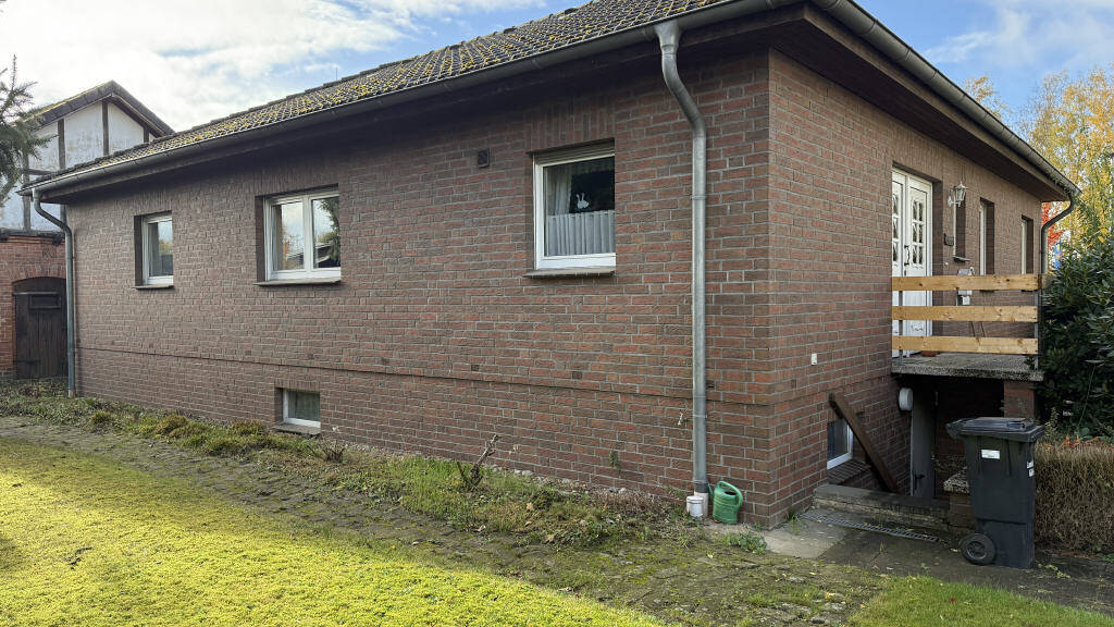 Einfamilienhaus zum Kauf 230.000 € 4 Zimmer 109 m² 523 m² Grundstück Bahnhofstraße 52 a Wittingen 29378