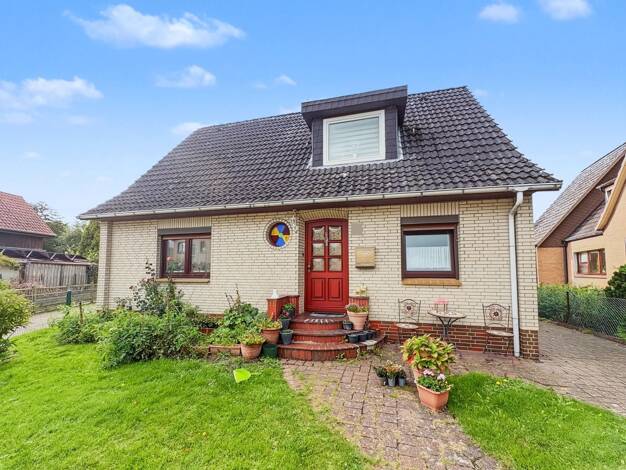 Einfamilienhaus zum Kauf 329.000 € 6 Zimmer 160,8 m² 916 m² Grundstück Barmstedt 25355