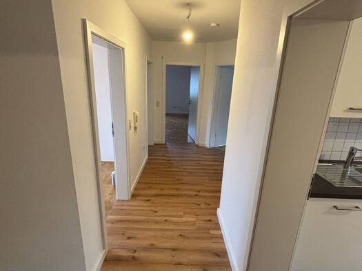 Wohnung zur Miete 1.020 € 3 Zimmer 90 m² Geschoss 1/1 frei ab sofort Künzell 36093