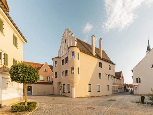 Mehrfamilienhaus zum Kauf 950.000 € 21 Zimmer 503,8 m² 303 m² Grundstück Rain Rain 86641