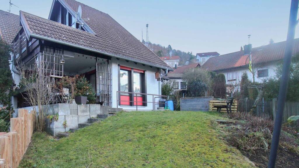 Reihenmittelhaus zum Kauf 219.000 € 5 Zimmer 133,3 m² 235,3 m² Grundstück Pfeffingen Albstadt 72459