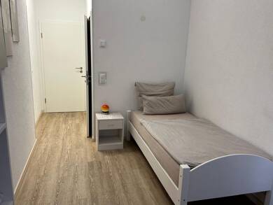 WG-Zimmer zur Miete Wohnen auf Zeit 690 € 8 m² frei ab 30.07.2025 Seestraße 0 Untereisesheim 74257