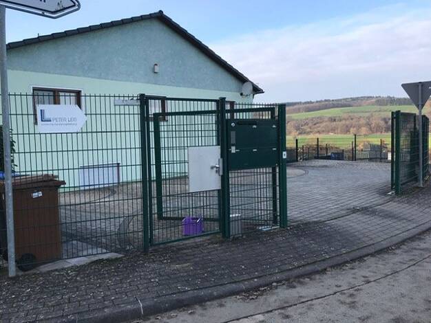 Büro-/Praxisfläche zur Miete 800 € 3 Zimmer 130 m² Bürofläche Burgsolms Solms 35606