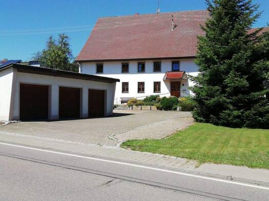 Haus zum Kauf 570.000 € 8 Zimmer 300 m² 2.600 m² Grundstück Münchingen Baden-Württemberg - Wutach 79879