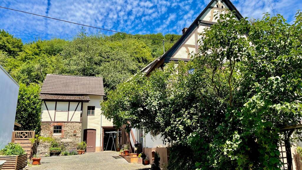 Haus zum Kauf provisionsfrei 177.000 € 5 Zimmer 129 m² 994 m² Grundstück Dienethal 56379