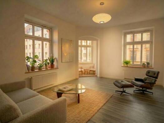 Wohnung zur Miete 900 € 3 Zimmer 97 m² Geschoss 1/4 frei ab 15.04.2026 Innenstadt Gera 07545