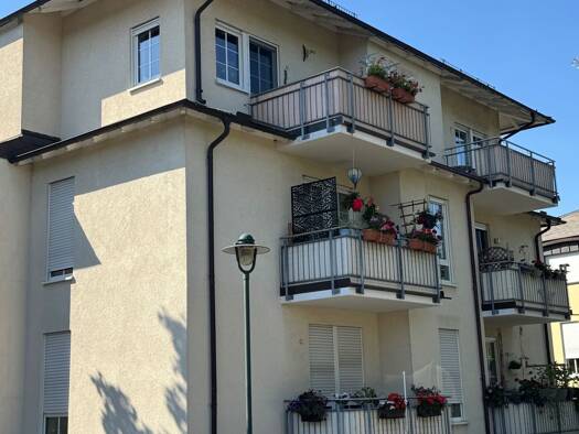 Wohnung zur Miete 480 € 1 Zimmer 42 m² Geschoss 2/2 frei ab sofort Ringstraße 21 b Radebeul 01445