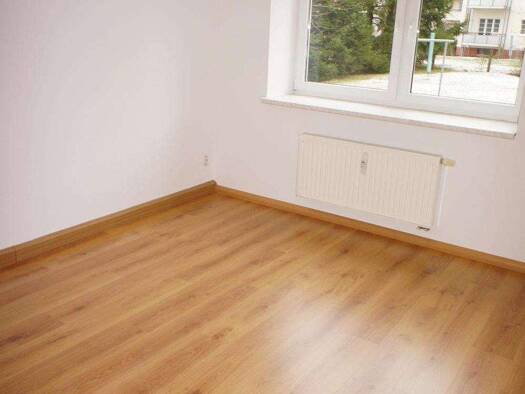 Wohnung zur Miete 372 € 3 Zimmer 71,6 m² frei ab 01.05.2026 Augsburger Straße 27 Bernsdorf Chemnitz 09126