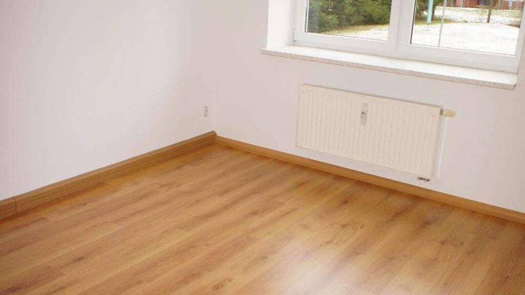 Wohnung zur Miete 372 € 3 Zimmer 71,6 m² frei ab 01.05.2026 Augsburger Straße 27 Bernsdorf Chemnitz 09126