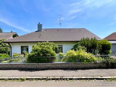 Bungalow zum Kauf 675.000 € 7 Zimmer 183,4 m² 943 m² Grundstück Untermainbach Rednitzhembach 91126