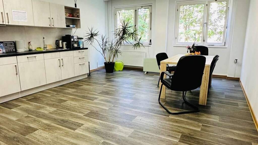 Bürofläche zur Miete 567 € 3 Zimmer 81 m² Bürofläche Premnitz 14727