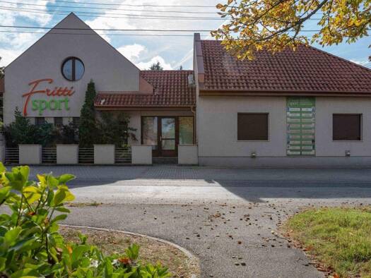 Stadthaus zur Miete 1.250 € 6 Zimmer 280 m² Kiskorös 6200