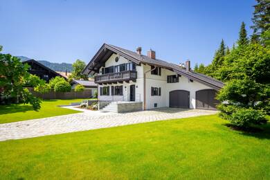 Haus zum Kauf 15 Zimmer 571,2 m² 2.533 m² Grundstück Bad Wiessee Bad Wiessee 83707