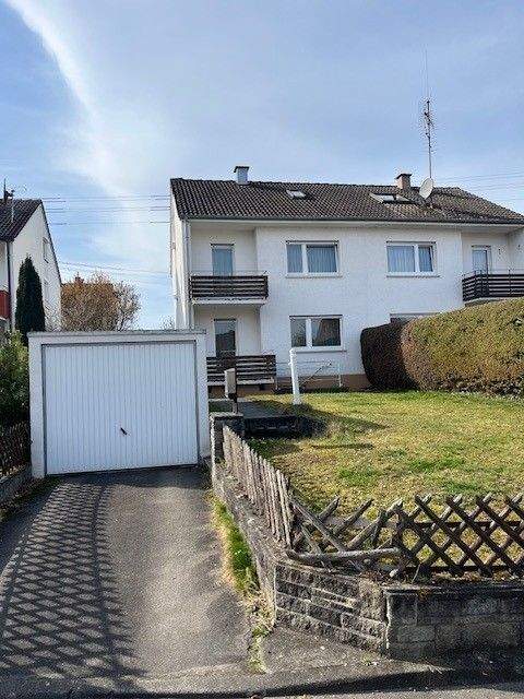 Immobilie in Unterensingen - Unterensingen: Gepflegte Doppelhaushälfte mit Einzelgarage - Bild 0