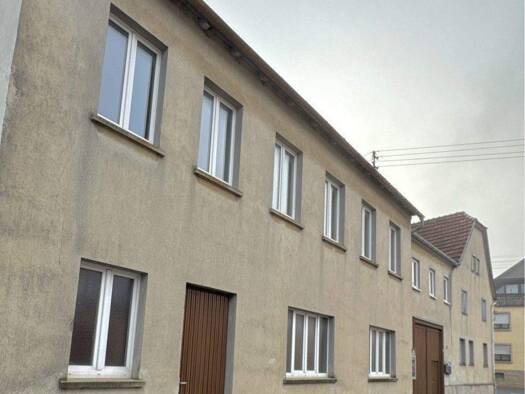 Haus zum Kauf 99.500 € 265 m² 443 m² Grundstück frei ab sofort Duttenbrunn Zellingen 97225