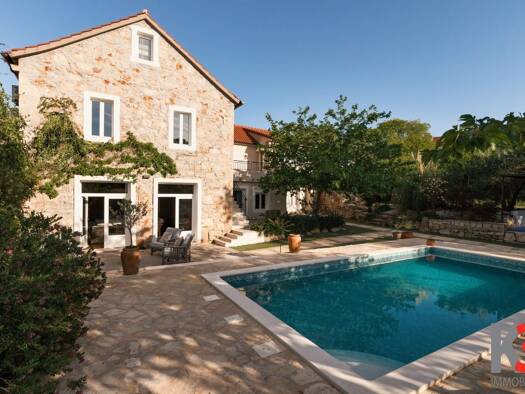 Haus zum Kauf 1.380.000 € 4 Zimmer 255 m² Hvar 0
