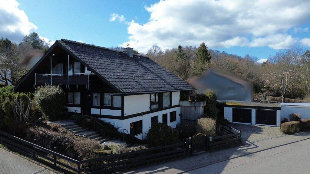 Einfamilienhaus zum Kauf 520.000 € 7 Zimmer 196,7 m² 1.000 m² Grundstück frei ab sofort Tuttlingen 78532