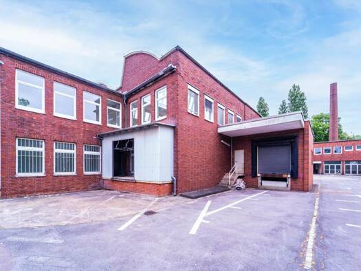 Lagerhalle zur Miete provisionsfrei 5,50 € 2.508 m² Lagerfläche teilbar ab 1.165 m² Essen 45143