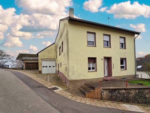 Bauernhaus zum Kauf 158.000 € 6,5 Zimmer 135 m² 593 m² Grundstück Silwingen Merzig 66663