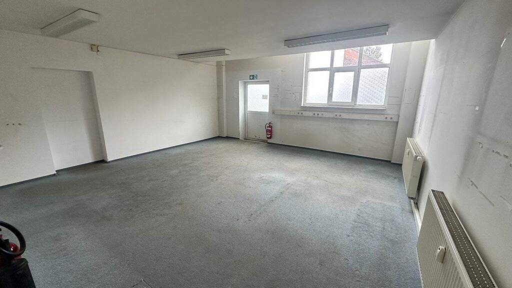 Lagerhalle zur Miete provisionsfrei 3 € 38 m² Lagerfläche Limbacher Straße 212 Altendorf Chemnitz 09116