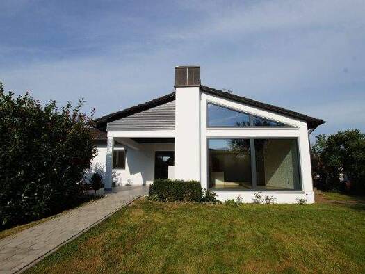 Einfamilienhaus zur Miete 1.300 € 5 Zimmer 160 m² 1.124 m² Grundstück frei ab 01.03.2026 Oberalteich Bogen 94327