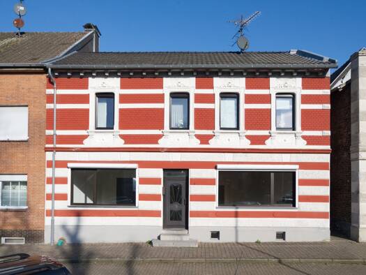 Stadthaus zum Kauf 279.800 € 8 Zimmer 200 m² 299 m² Grundstück Gangelt Gangelt 52538