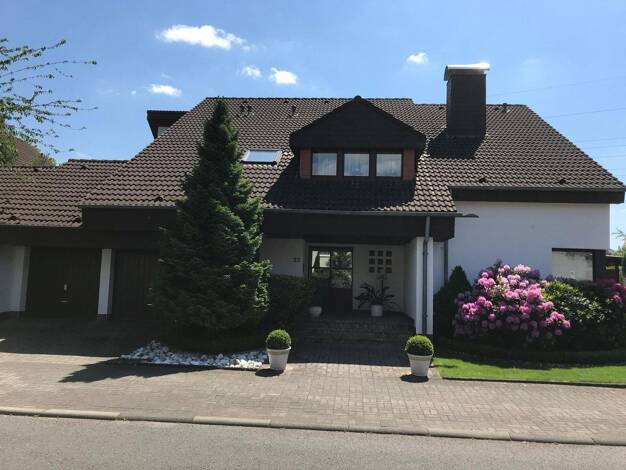 Mehrfamilienhaus zum Kauf provisionsfrei 765.000 € 8 Zimmer 240 m² 812 m² Grundstück Von-Schleiffras-Straße 33 Aschenberg Fulda 36039