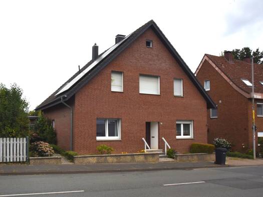 Haus zum Kauf 295.000 € 12 Zimmer 277,2 m² 700 m² Grundstück frei ab 01.01.2026 Belke-Steinbeck Enger 32130